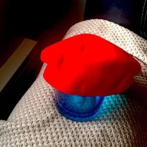 Kangol cap red Large women’s wool cap Like new